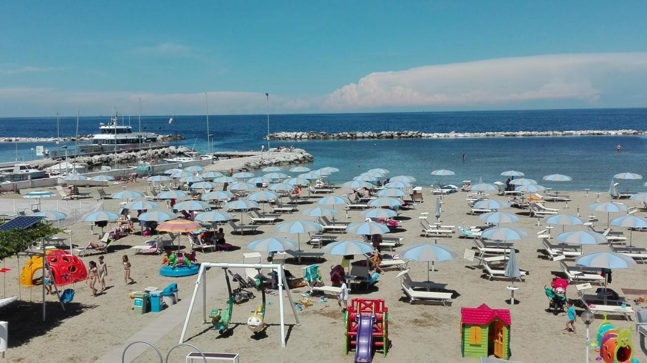 Hotel Mirabel Rimini Eksteriør billede